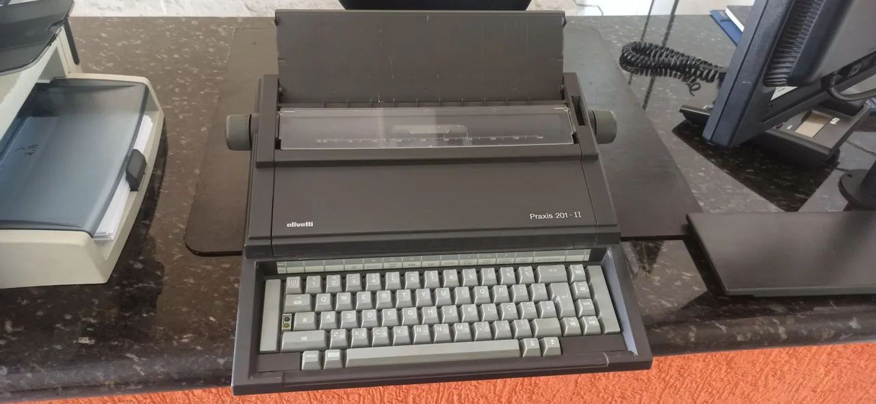 Máquina e Datilografia Olivetti Praxis 201-II Funcionando65204106002691120