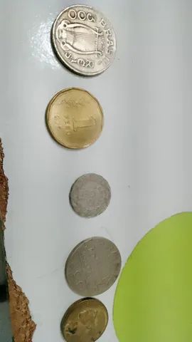 Lote com 200 moedas antigas - Foto 4