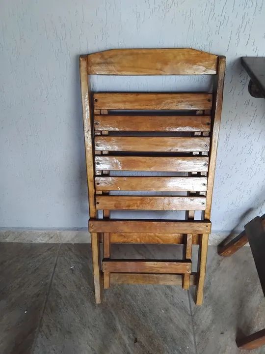 Mesa de madeira dobrável para 4 pessoas. - Foto 2