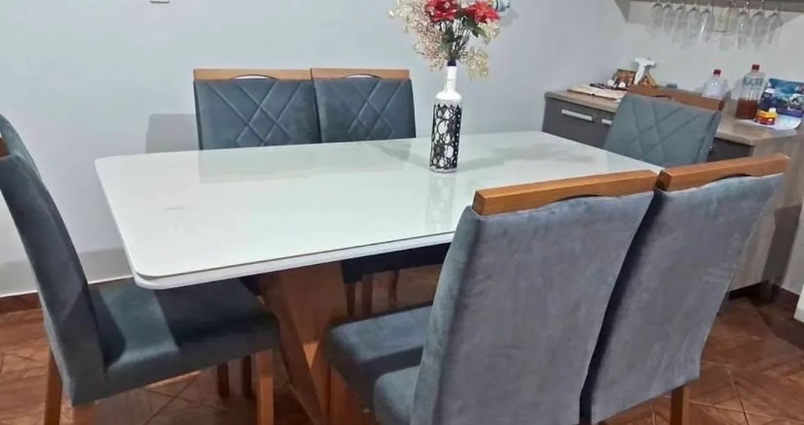 Jogo de mesa 6 cadeiras nova a pronta entrega 