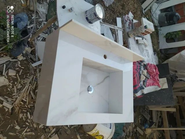 Pia de banheiro de porcelanato 