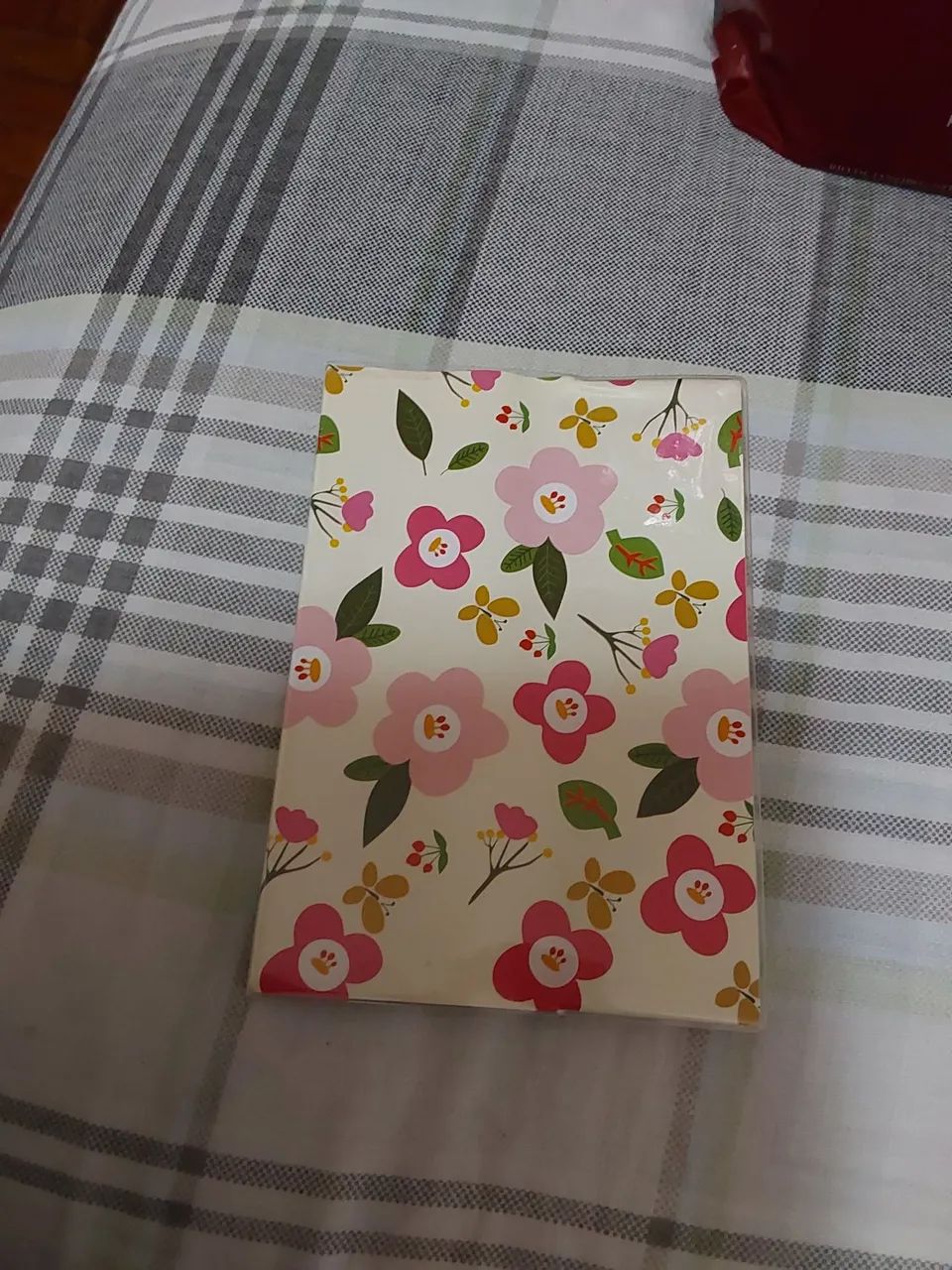 Caderno decorado com flores