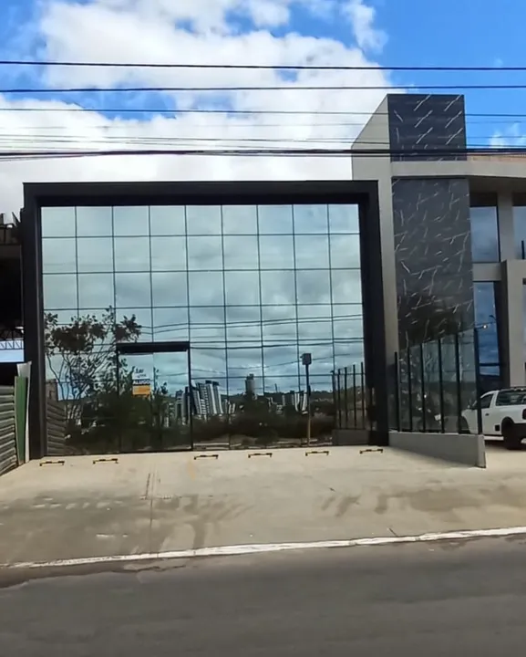 Loja para locação na Avenida Juracy Magalhães em Conquista - Ba.