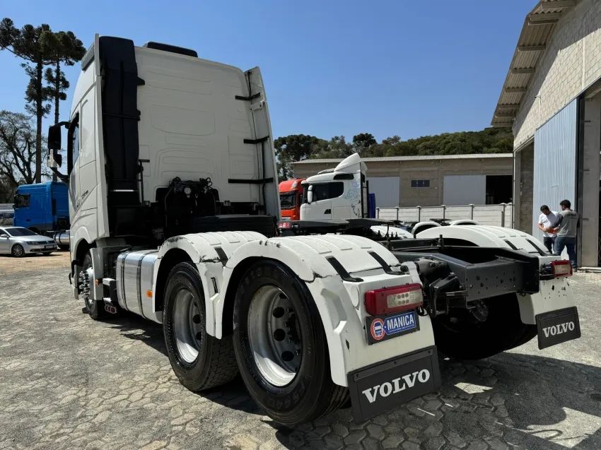 FH 460 GLOBETROTTER ISHIFT 6X2 2022 COM 10 PNEUS NOVOS - Foto 6