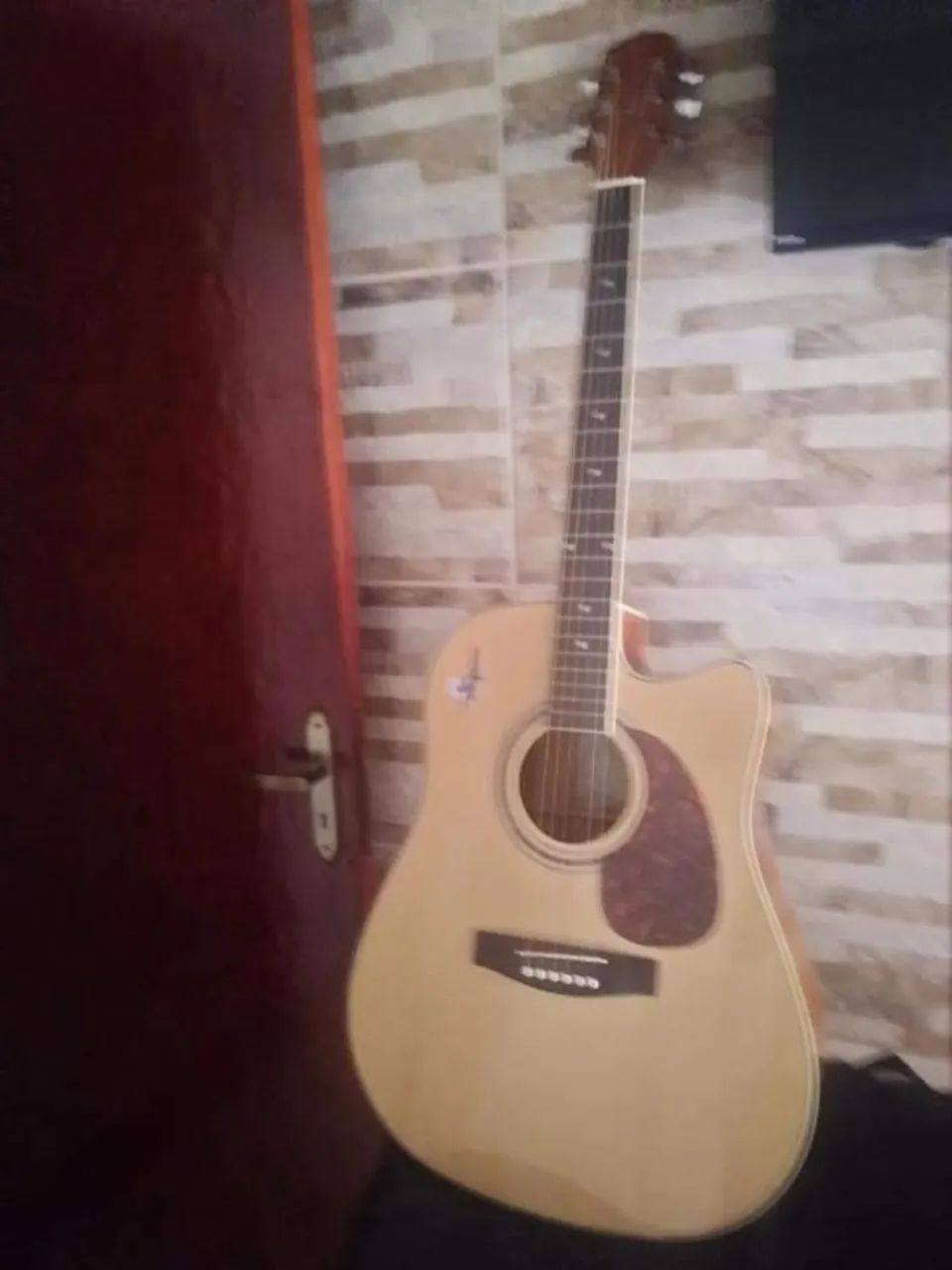Violão eletroacústico Giannini 
