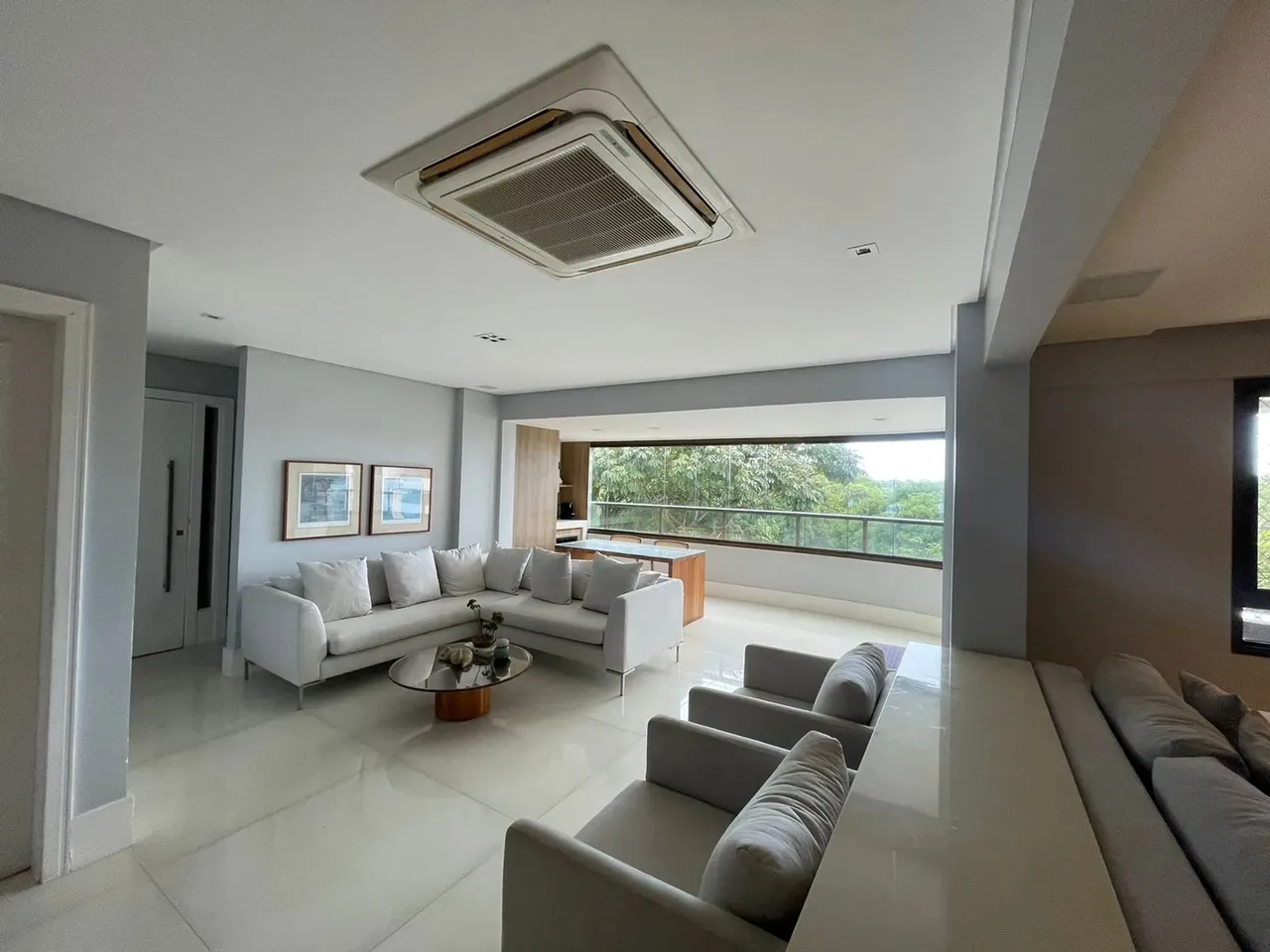 Apartamento Com 4 Quartos Distribuído Em 159M² E 3 Vagas De Garagem No Itaigara. O8VBEH