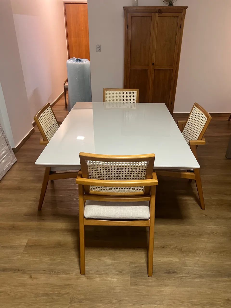 Mesa de madeira Tauari - semi nova em excelente estado - Foto 3