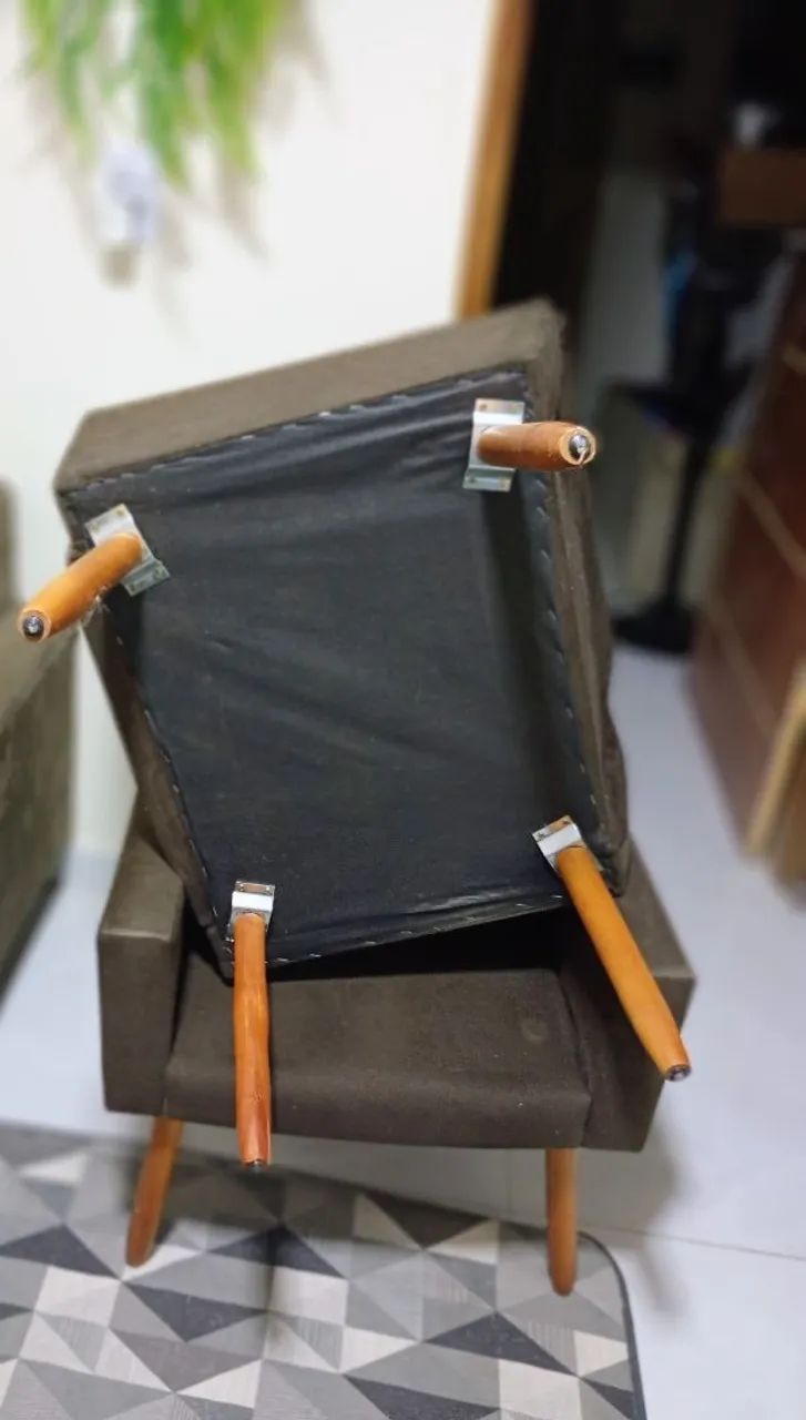 Vende-se duas poltronas64352545632001120