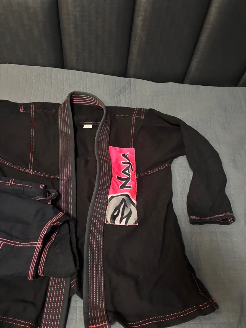 Kimono naja preto a0 e rosa seminovo - Foto 3