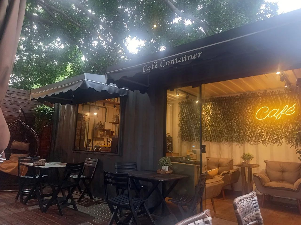 Container 64318756028161121