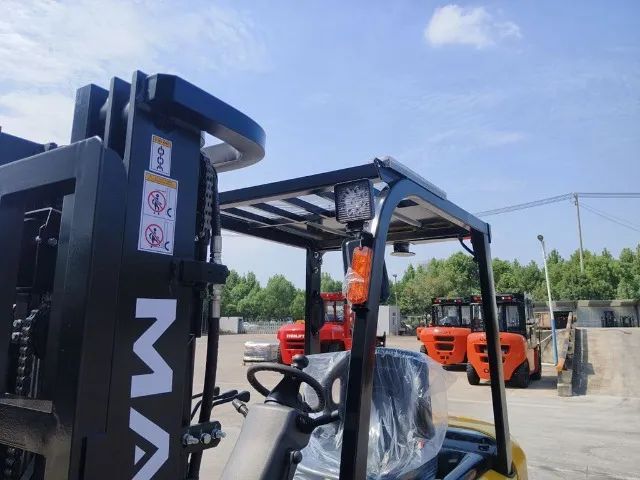 EMPILHADEIRA MAF 3.0| 0 KM|3.000  KG| DIESEL | TORRE 4,5 mts - Foto 2