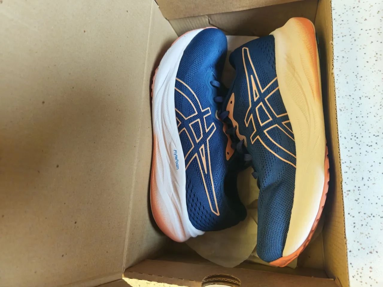 Tênis Asics para corrida - Azul e Rosa - Foto 4