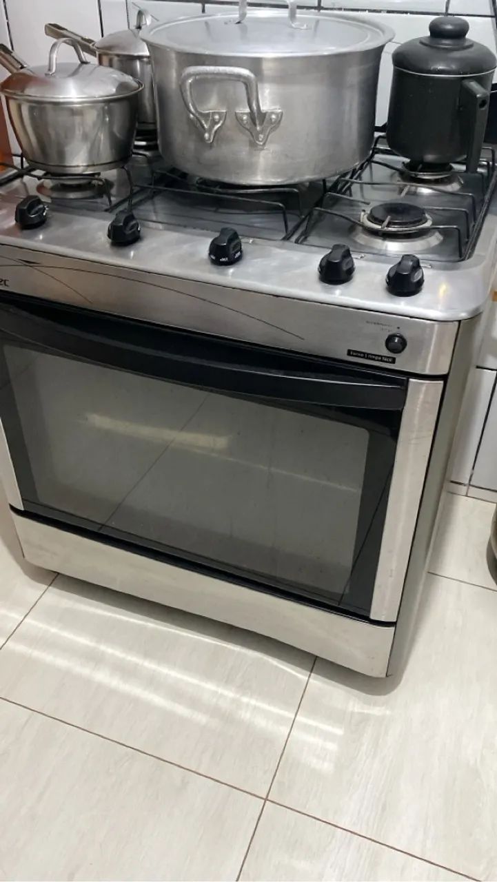 Vendo fogão 5 bocas funcionando perfeitamente 