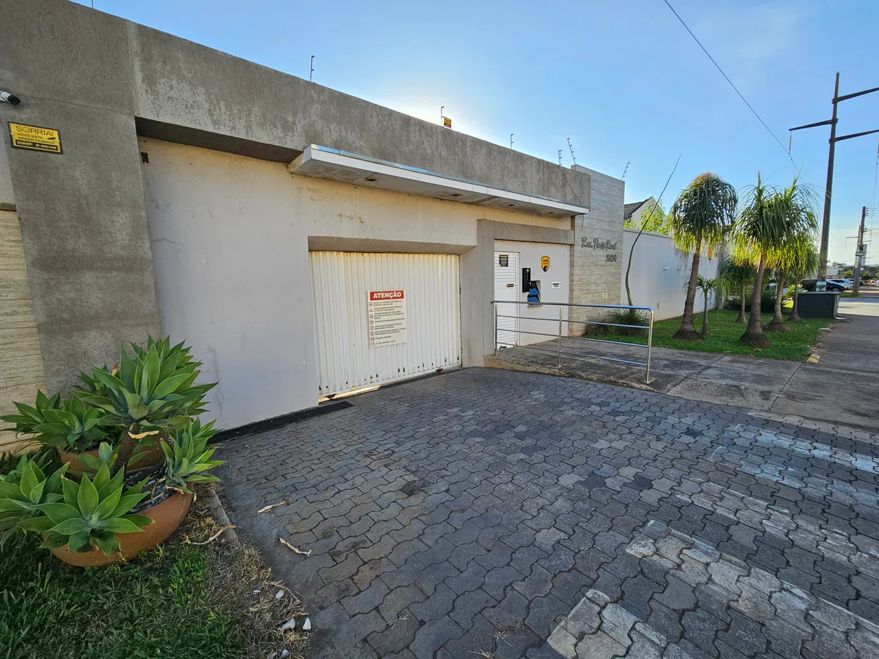 Sobrado para aluguel possui 226 metros quadrados com 4 quartos em Jardim América - Goiânia