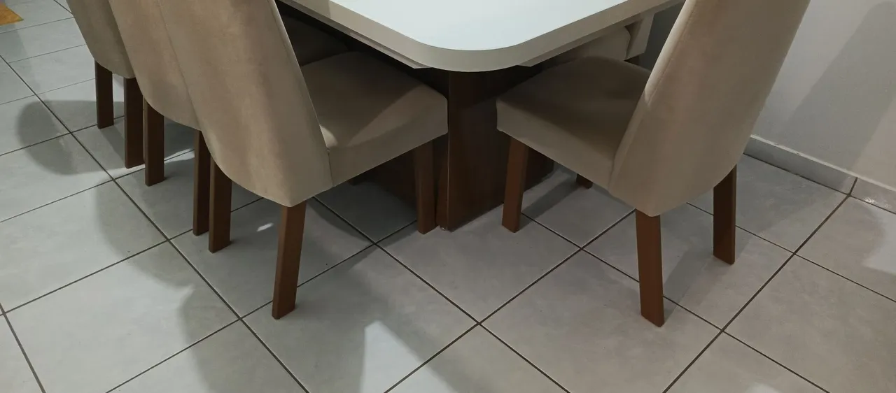 Mesa de Jantar 8Cadeiras