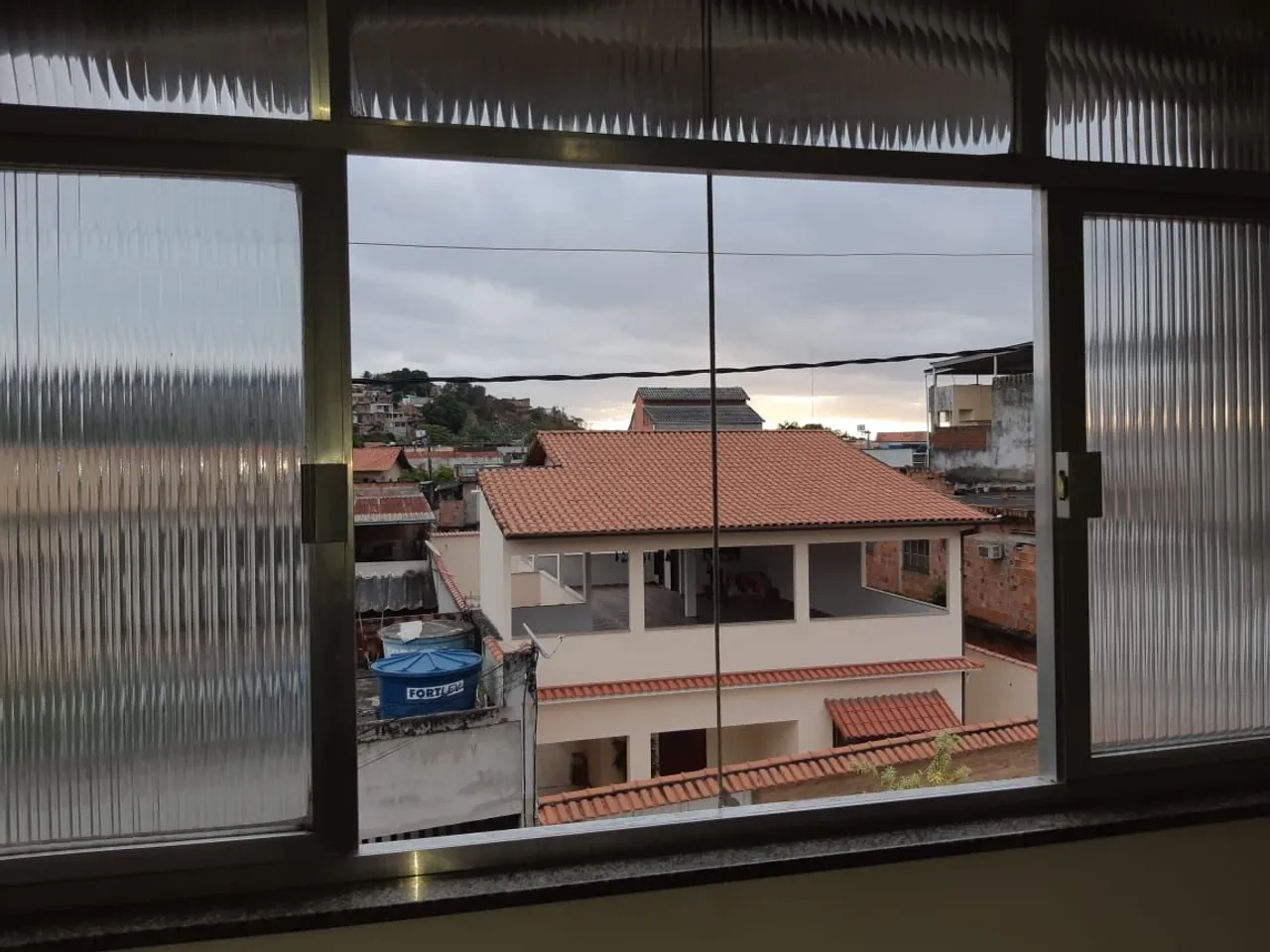 APARTAMENTO PARA ALUGAR - CONDOMÍNIO FECHADO NO PORTO DA PEDRA - SÃO GONÇALO/RJ