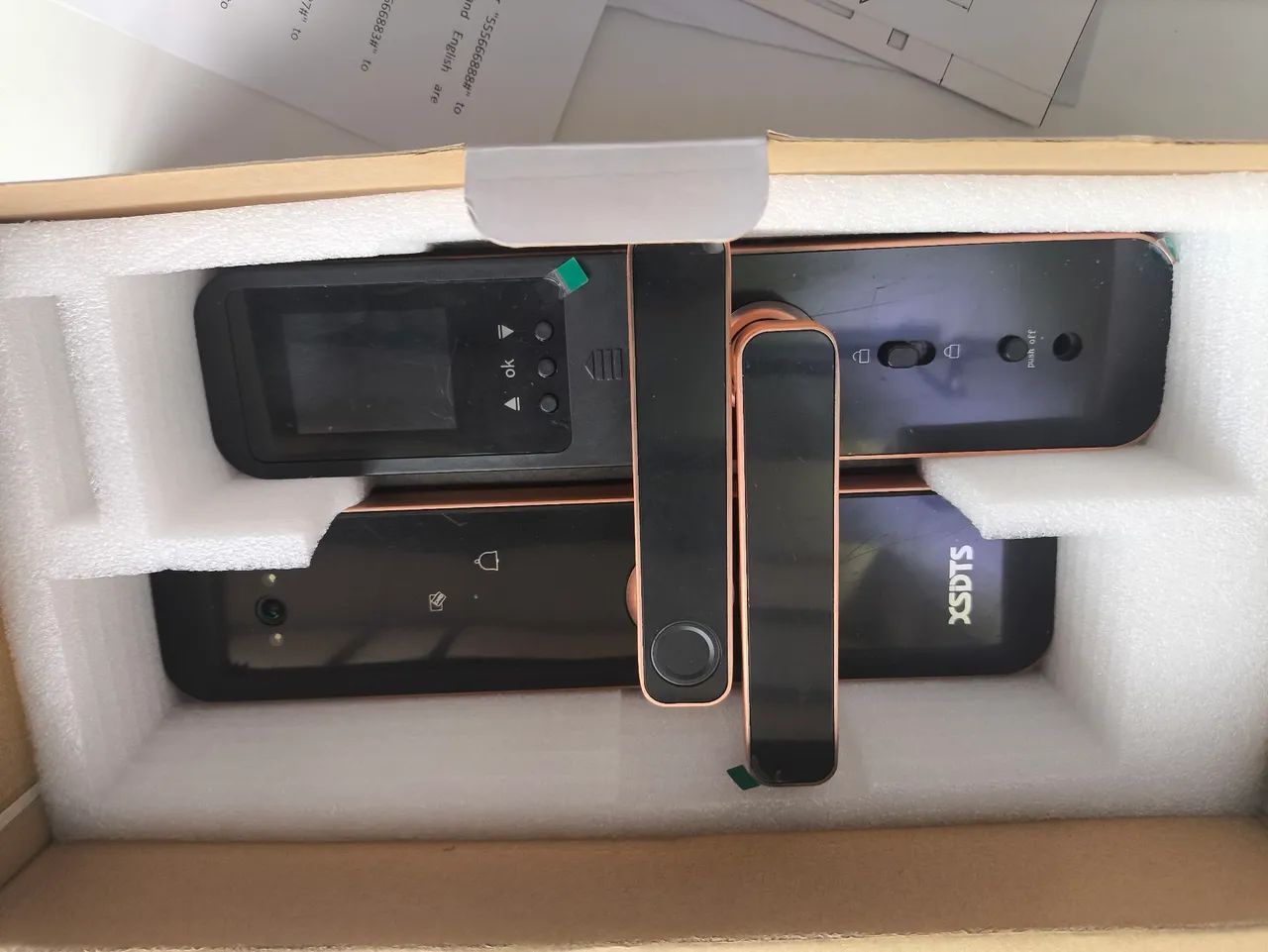 Fechadura eletrônica com câmera 