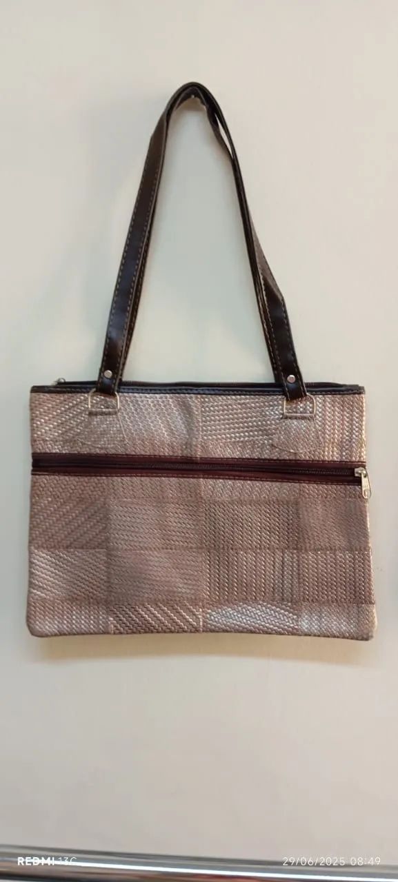 Bolsa Em Retalho De Couro 