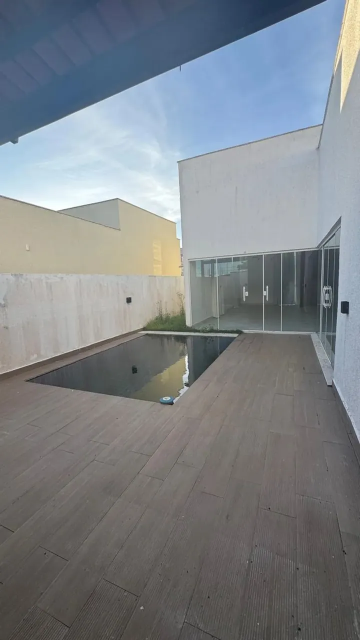 Casa com piscina - 3/4 com closet - Super nova
