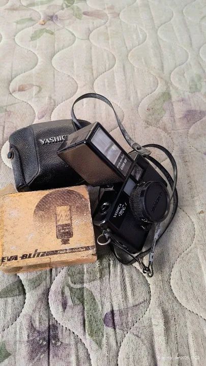 Câmera Analógica Yashica  -  MF-1