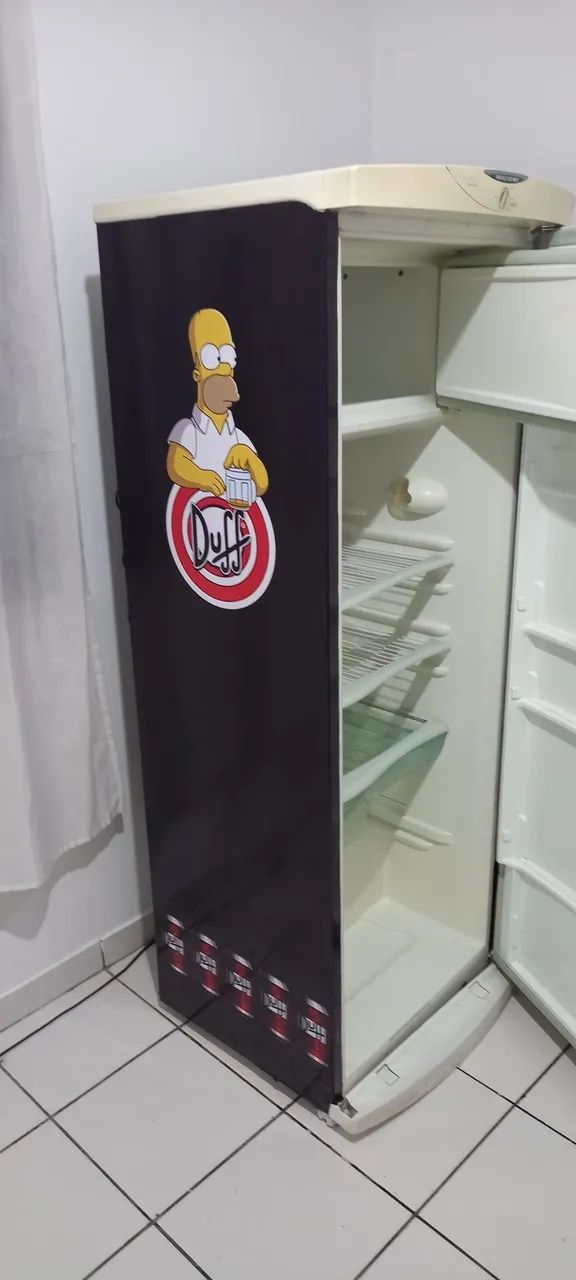 Geladeira com adesivo do Homer Simpson - Foto 2