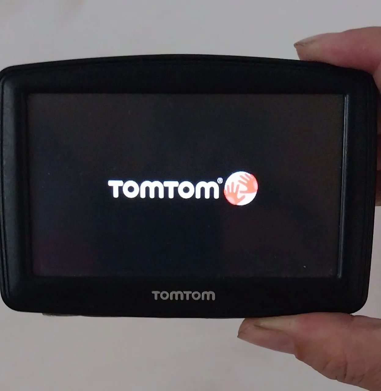 TomTom GPS without charger64396508316545120