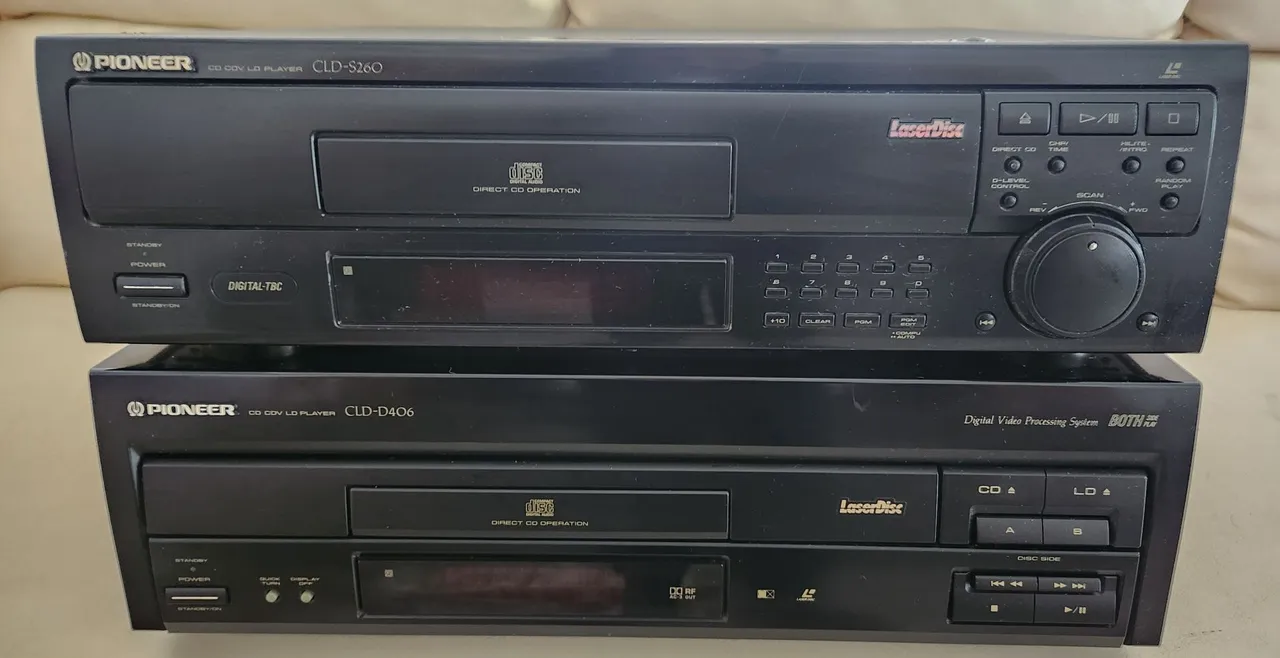 Pioneer CLD-S260 e CLD-D406 -Leia