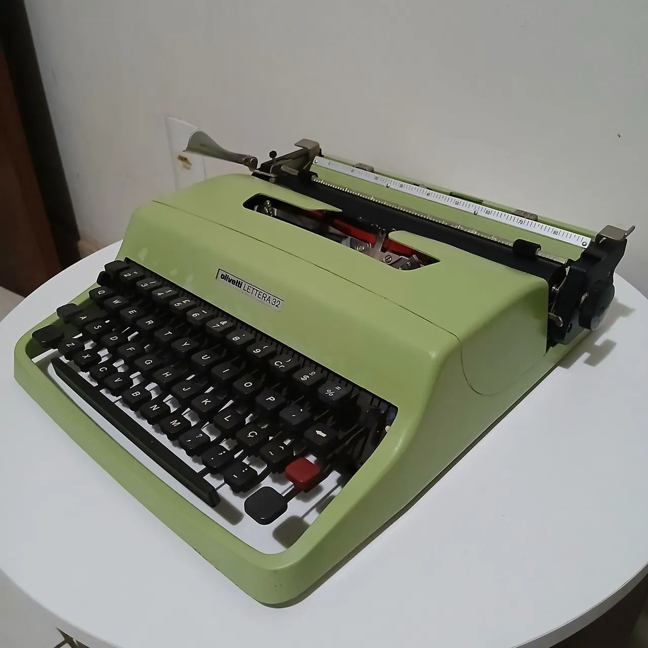 Máquina de escrever Olivetti Lettera 32