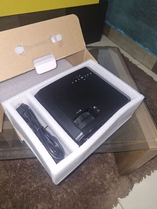 Projetor Full HD com Alta Resolução e Design Moderno - Foto 2