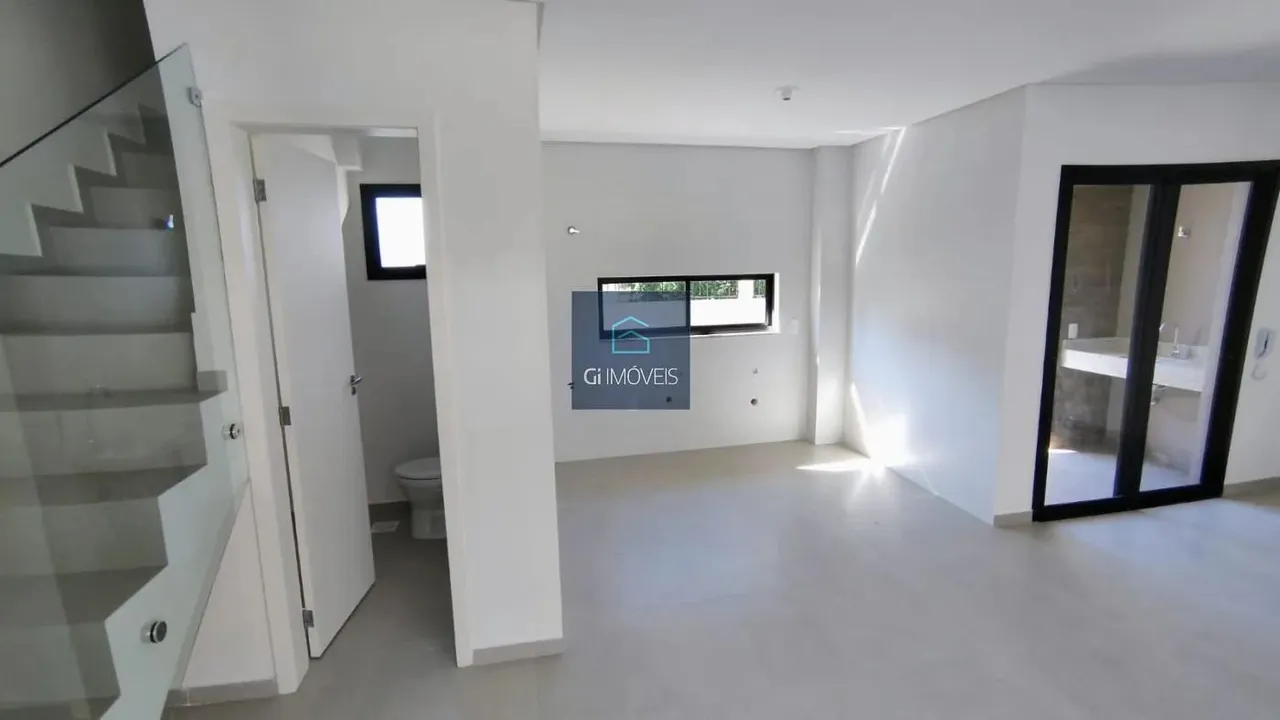 Sobrado para Venda em Palhoça, NOVA PALHOÇA, 2 dormitórios, 2 suítes, 3 banheiros, 1 vaga