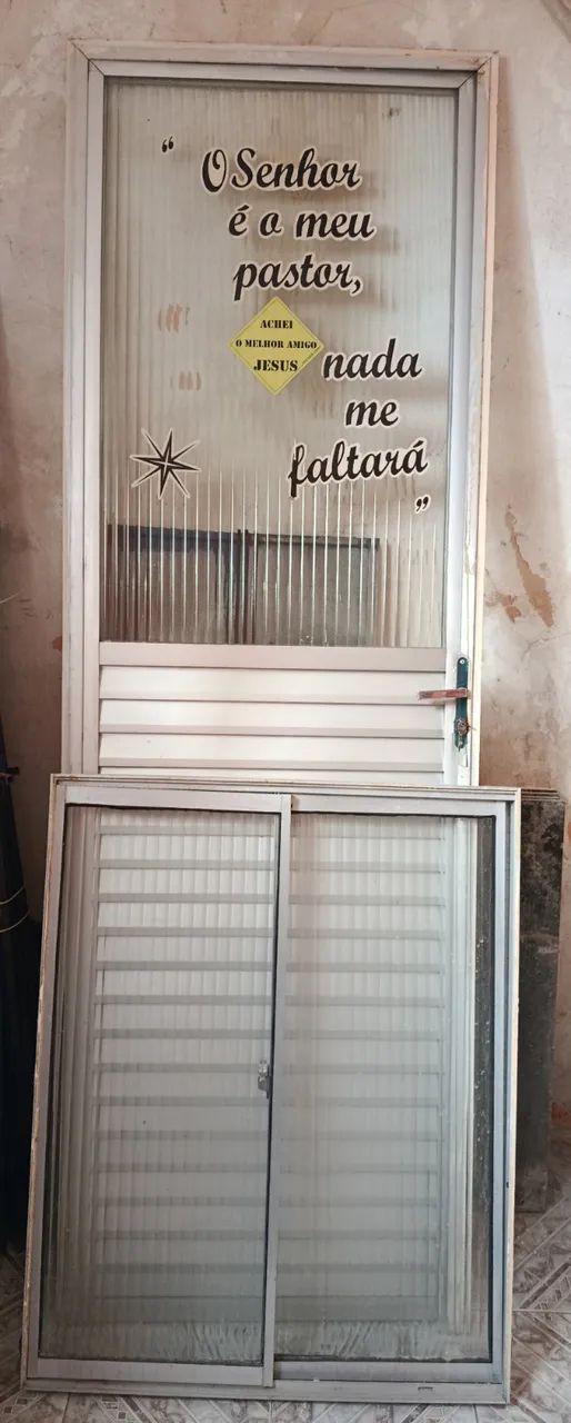 Porta e Janela.64842816387203120