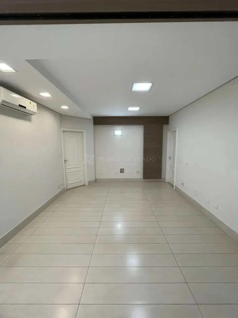 Apartamento 04 Dormitórios (02 Suítes) - Zona 01