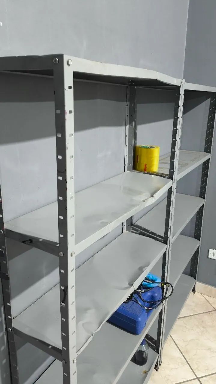 2 PRATELEIRAS DE FERRO USADAS64960519264131122