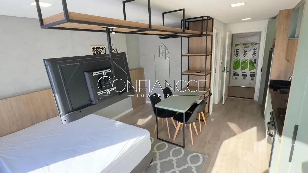 Apartamento studio com piscina para alugar no Centro, Curitiba - PR | Confiancce Imóveis