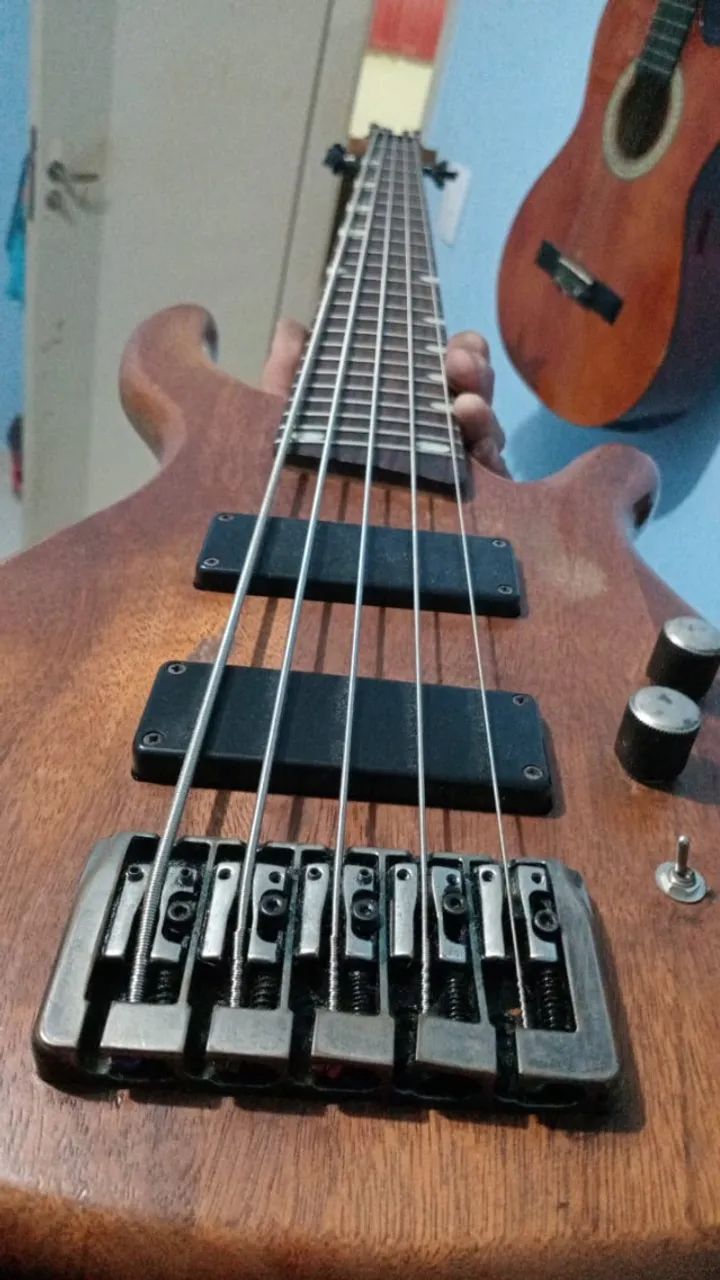 Baixo de 5 cordas Tagima TW5 - Foto 2