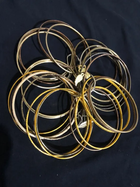 Pulseiras de Metal Dourado