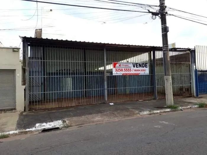 Garagem à venda no bairro Setor Aeroporto em Goiânia/GO