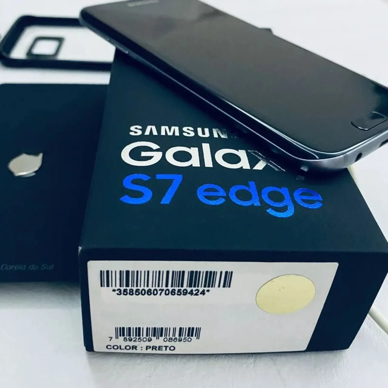 Celular Samsung Galaxy S7 Edge (SEMI-NOVO) com caixa original e acessórios.