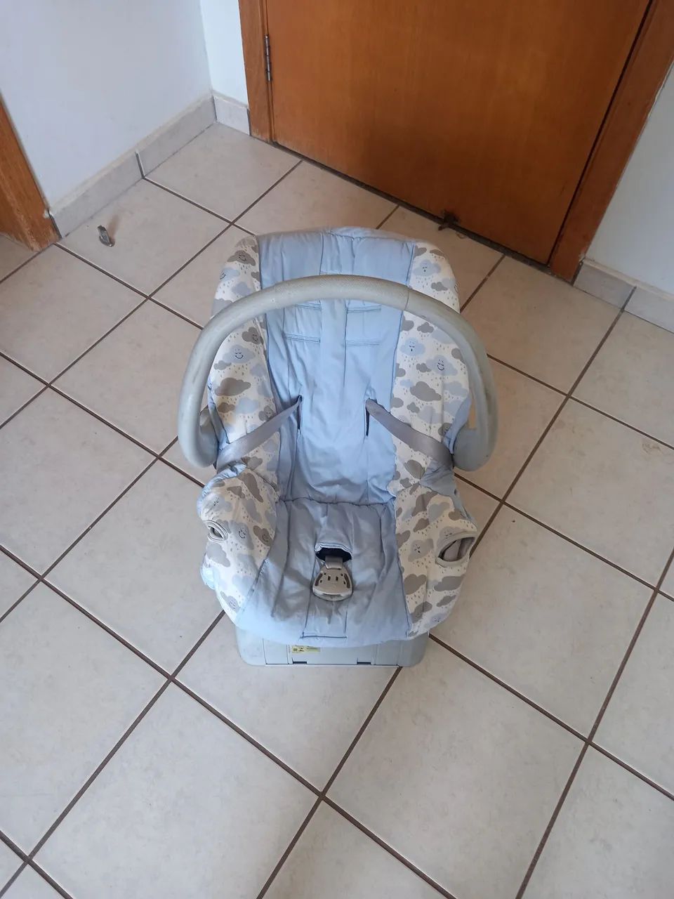 Cadeirinha de bebê conforto com base para carro *  - Foto 2