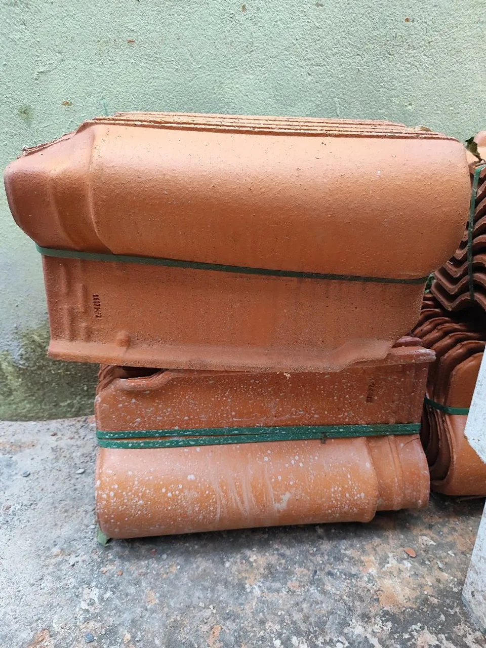 Telhas de cerâmica novas, 96 telhas portuguesa.