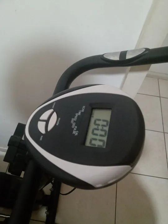 Bicicleta ergométrica para exercícios em casa - Foto 4