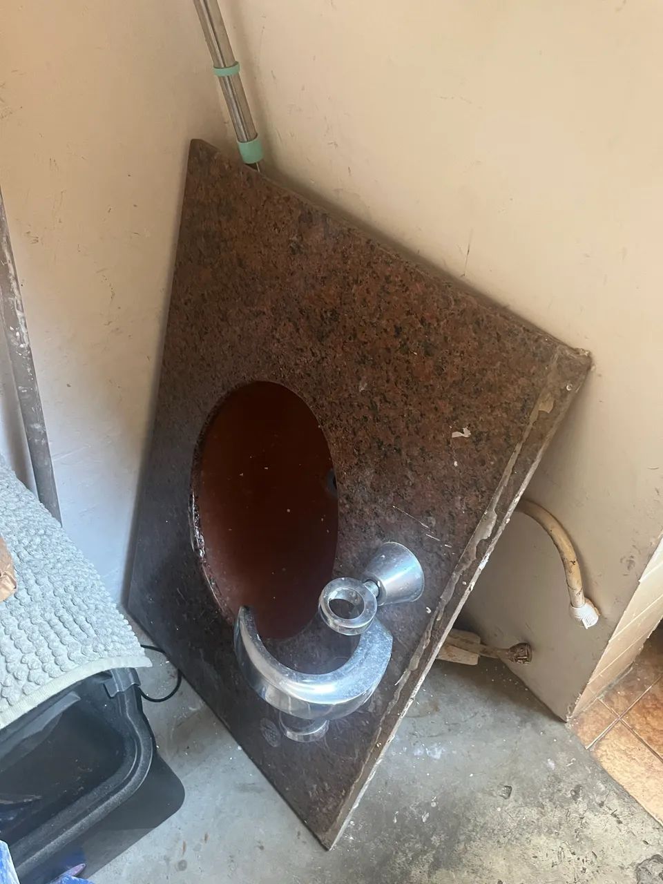 Armarinho pra banheiro e pia juntos 