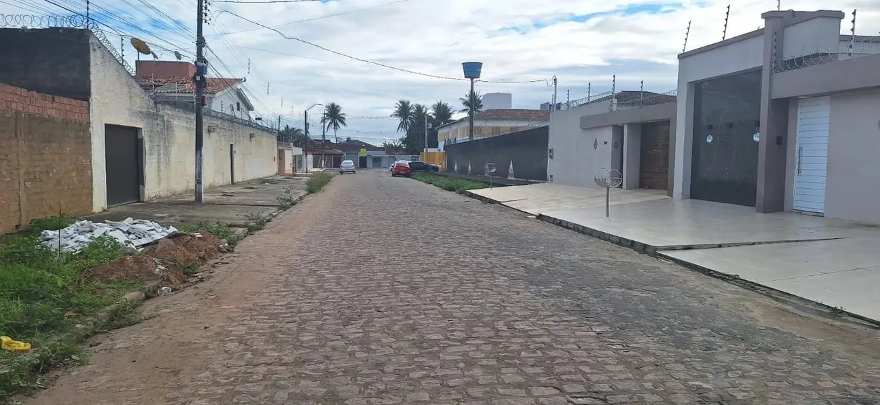 Imóvel para venda possui 400 metros quadrados com 4 quartos em Itapoã - Arapiraca - AL