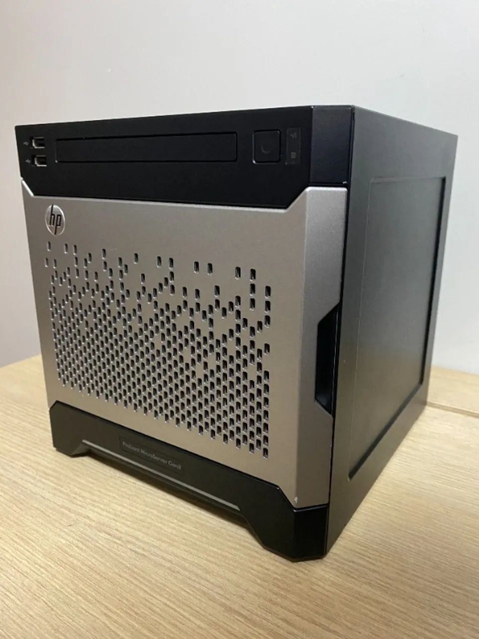 HP MicroServer Gen8 Server, Xeon E3-1240 V2, already with 4 TB, supports up to 4 HDDs/SSDs64396506131714124