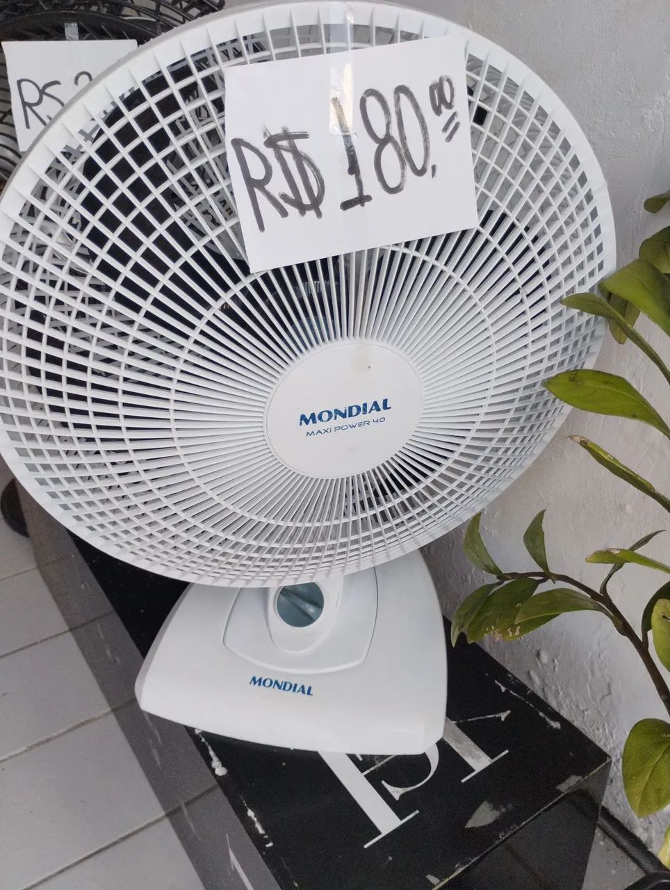 Ventilador Mondial Maxi Power 40 - R$130,00, abaixo do preço de anúncio.