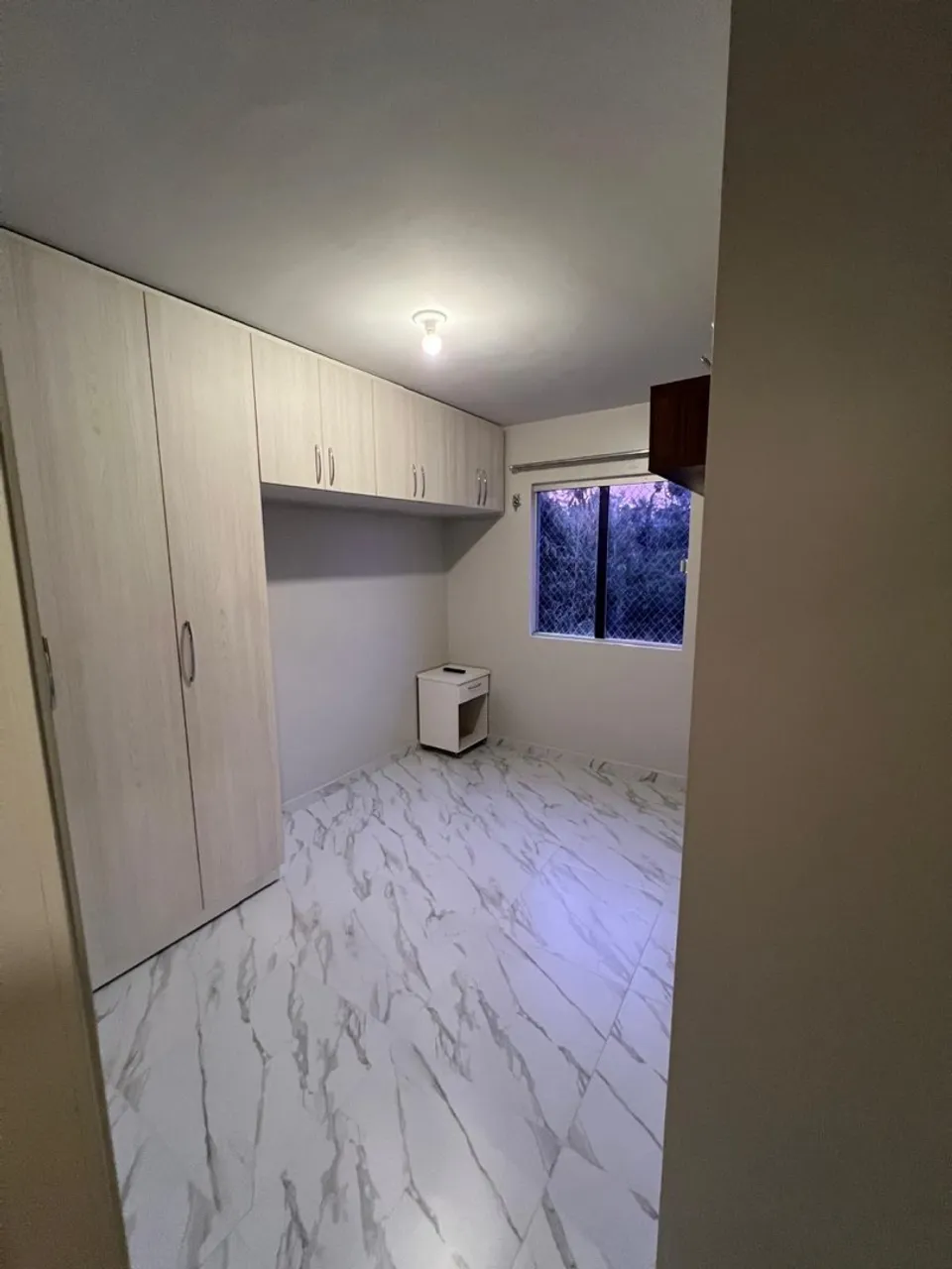 Alugo Apartamento no Via Parque 