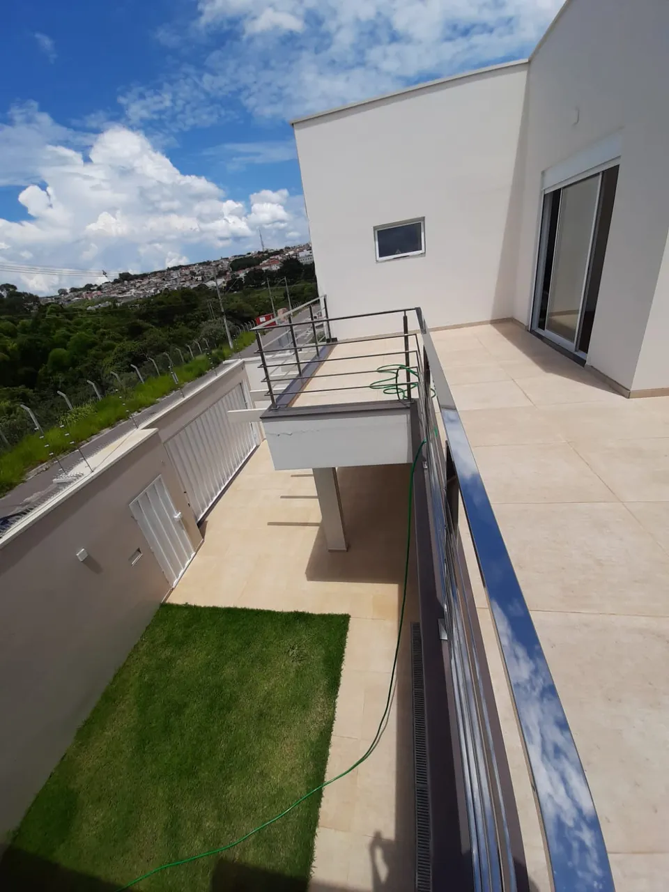 Sobrado para venda possui 210 metros quadrados com 3 quartos em Porto Real - Varginha - MG