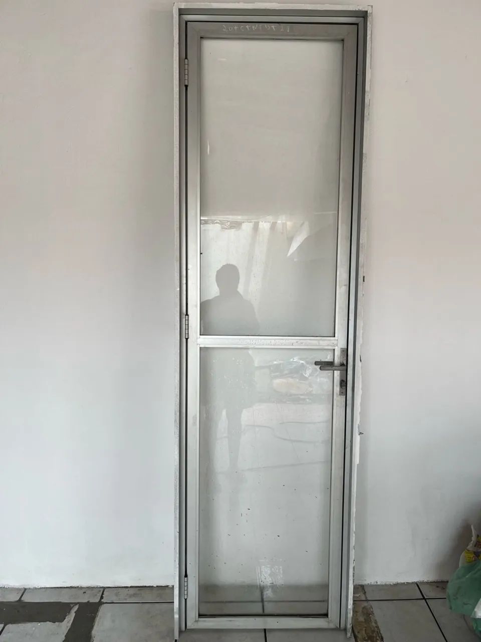 Porta de alumínio pequena 