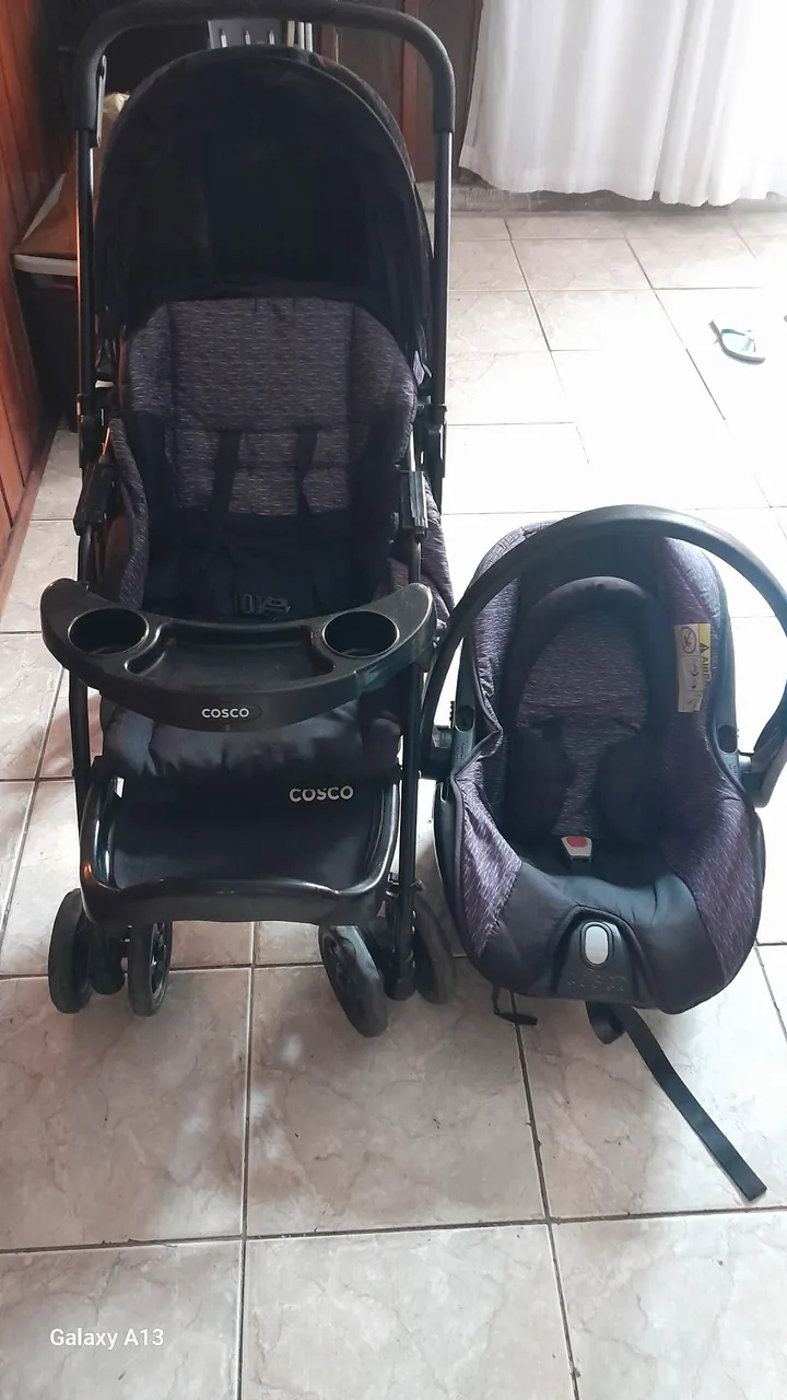 Carrinho de Bebê Cosco com Bebê Conforto - Conforto e Segurança