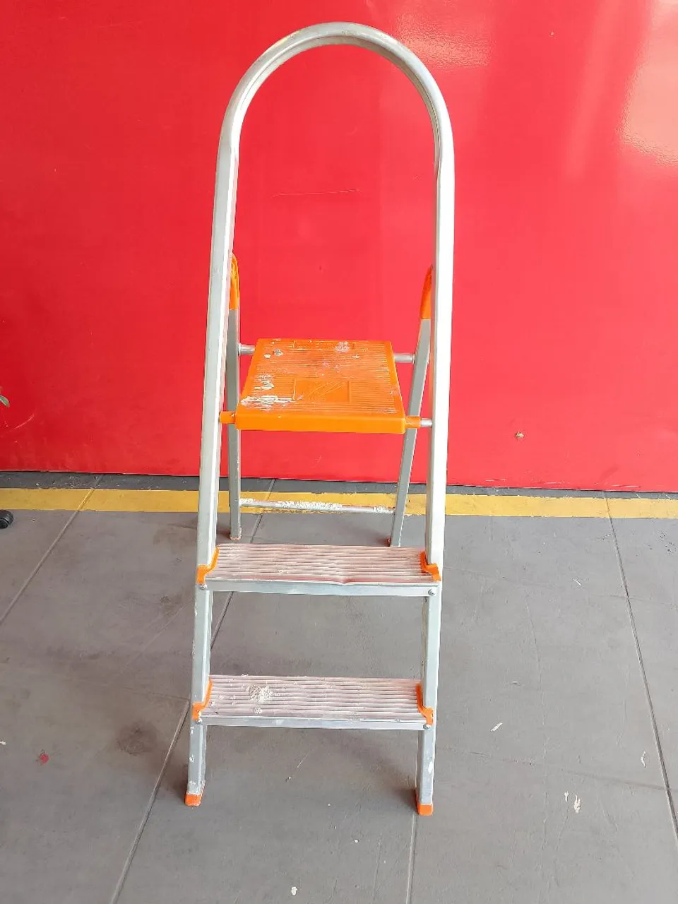 Escada de alumínio 3 degraus com arco